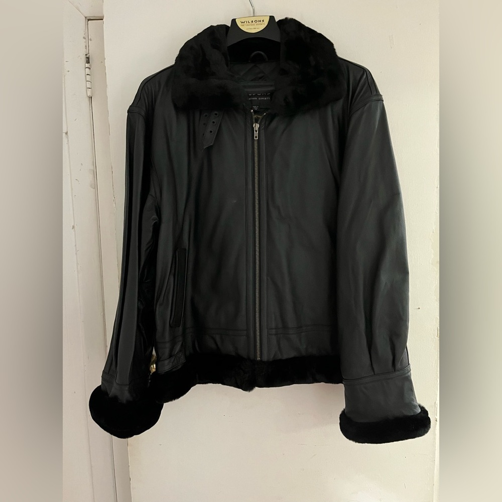Men’s Wilson’s leather jacket with faux fur lining